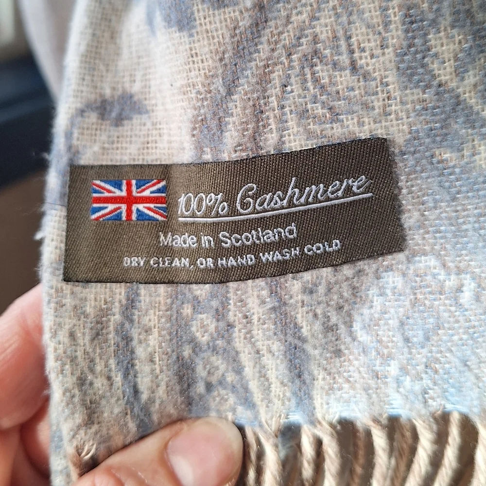 Made in Scotland 100% Cashmere Blue Paisley Scarf with Fringe